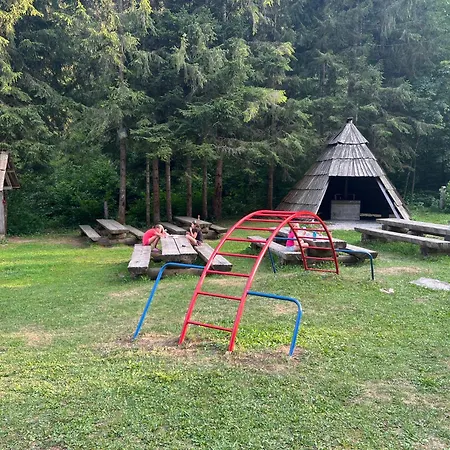 Crjanski Raj krevet i doručak Crna na Koroskem